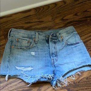 Levi’s women’s size 27 jean shorts EUC